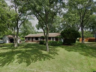 Foreclosed Home - 5001 WESTVIEW LN, 60532