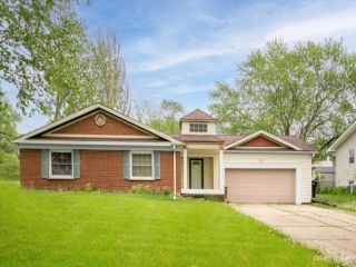 Foreclosed Home - 42 CIRCLE DR W, 60538