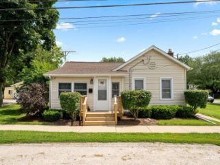 Foreclosed Home - 102 E DEARBORN ST, 60545