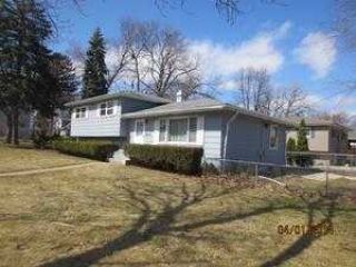 Foreclosed Home - 201 Wilmette Ave, 60559