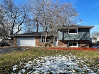 Foreclosed Home - 5S504 CAMPBELL DR, 60563