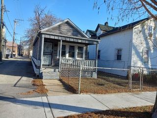 Foreclosed Home - 3517 S WOOD ST, 60609