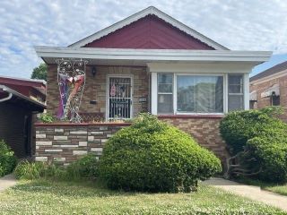 Foreclosed Home - 2028 W 53RD PL, 60609