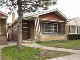 Foreclosed Home - 10735 S AVENUE D, 60617