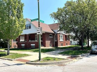 Foreclosed Home - 10657 S AVENUE G, 60617