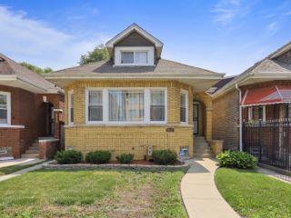 Foreclosed Home - 8627 S EUCLID AVE, 60617