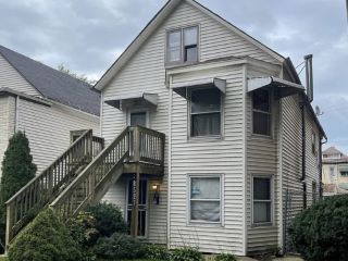 Foreclosed Home - 8527 S MARQUETTE AVE, 60617