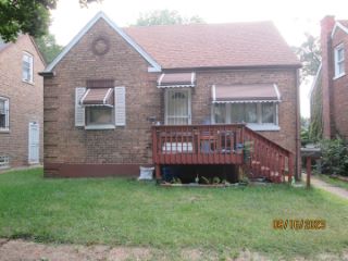 Foreclosed Home - 10023 S BENSLEY AVE, 60617