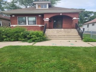 Foreclosed Home - 9132 S BLACKSTONE AVE, 60619