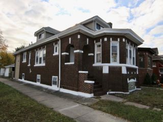 Foreclosed Home - 8101 S BLACKSTONE AVE, 60619