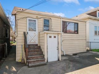 Foreclosed Home - 8118 S SAINT LAWRENCE AVE, 60619