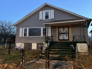 Foreclosed Home - 701 W 81ST ST, 60620
