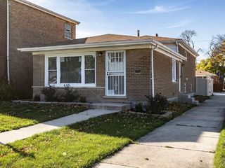 Foreclosed Home - 8000 S WENTWORTH AVE, 60620