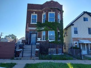 Foreclosed Home - 2307 S KENNETH AVE, 60623