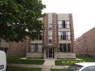 Foreclosed Home - 2525 W Farragut Ave, 60625
