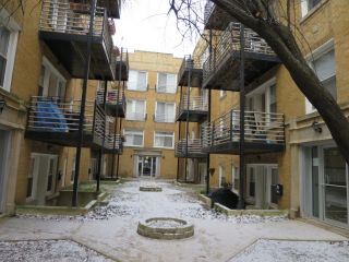 Foreclosed Home - 4610 N Monticello Ave Apt 3e, 60625