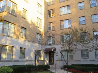 Foreclosed Home - 2610 W BALMORAL AVE APT 401, 60625