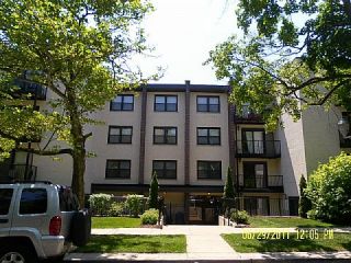 Foreclosed Home - 1711 W JARVIS AVE APT 107, 60626