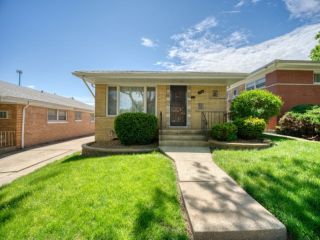 Foreclosed Home - 141 E 121ST PL, 60628