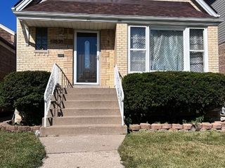 Foreclosed Home - 3530 W 72ND PL, 60629