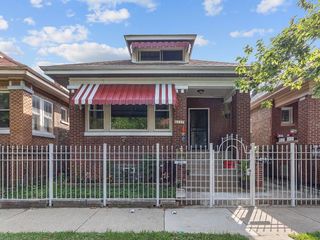Foreclosed Home - 6237 S MAPLEWOOD AVE, 60629