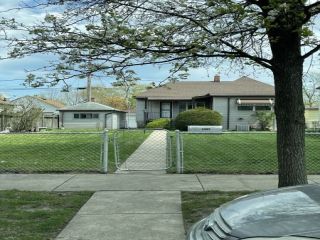 Foreclosed Home - 13343 S AVENUE M, 60633