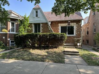 Foreclosed Home - 6053 W EDDY ST, 60634