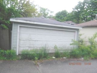 Foreclosed Home - 2052 W 68TH PL, 60636
