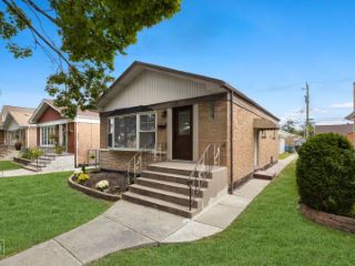Foreclosed Home - 5737 S OAK PARK AVE, 60638