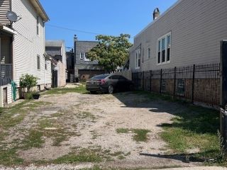 Foreclosed Home - 2021 N KILDARE AVE, 60639