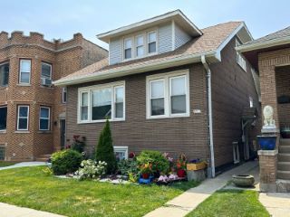 Foreclosed Home - 5511 W SCHOOL ST, 60641