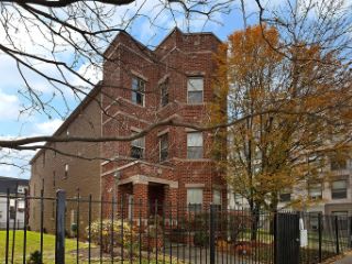 Foreclosed Home - 5945 W CORCORAN PL APT 1, 60644