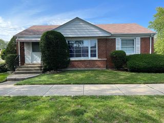 Foreclosed Home - 4040 W ROSEMONT AVE, 60646