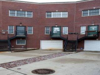 Foreclosed Home - 2640 N AVONDALE AVE UNIT C, 60647