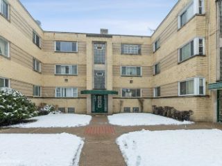 Foreclosed Home - 2043 E 72ND ST APT 1C, 60649