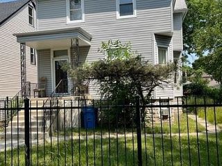 Foreclosed Home - 5520 W IOWA ST, 60651
