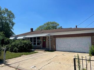 Foreclosed Home - 4700 W 83RD ST, 60652