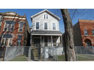 Foreclosed Home - 4033 S Indiana Ave, 60653