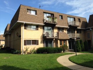 Foreclosed Home - 8525 W RASCHER AVE UNIT 2S, 60656