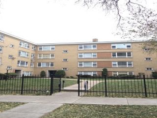 Foreclosed Home - 6113 N Seeley Ave Apt 2, 60659