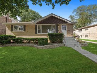 Foreclosed Home - 13 E 137TH PL, 60827