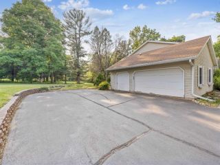 Foreclosed Home - 1517 WOODSIDE DR, 61032