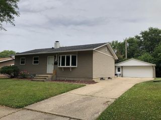 Foreclosed Home - 1320 CRESTWOOD DR, 61032