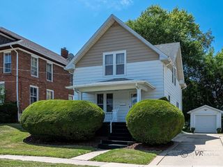 Foreclosed Home - 1216 S BLACKHAWK AVE, 61032