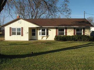 Foreclosed Home - 814 PEGGY SUE DR, 61048
