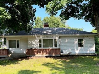 Foreclosed Home - 602 MAPLE ST, 61048