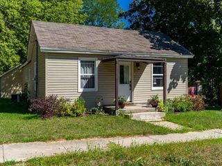 Foreclosed Home - 622 JACKSON ST, 61063