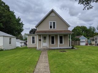 Foreclosed Home - 1051 N 7th St, 61068