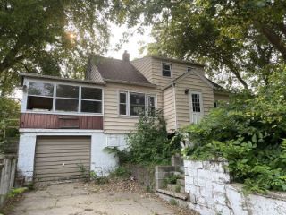 Foreclosed Home - 218 AVENUE C, 61071
