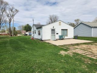 Foreclosed Home - 1006 W ROCK FALLS RD, 61071